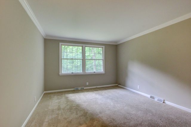 339 Thompson Ln, Clarksville, TN 37040