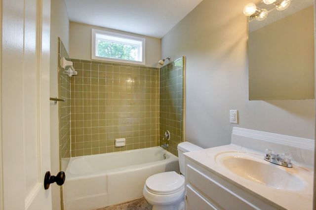339 Thompson Ln, Clarksville, TN 37040