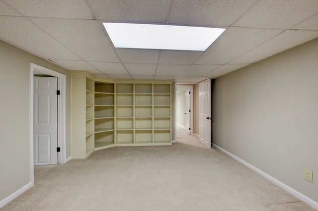 339 Thompson Ln, Clarksville, TN 37040