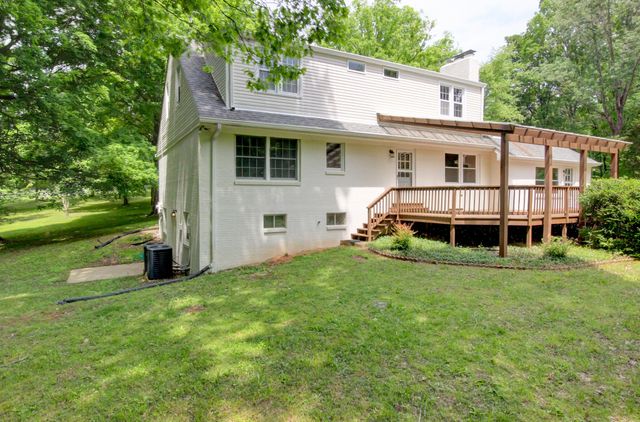 339 Thompson Ln, Clarksville, TN 37040