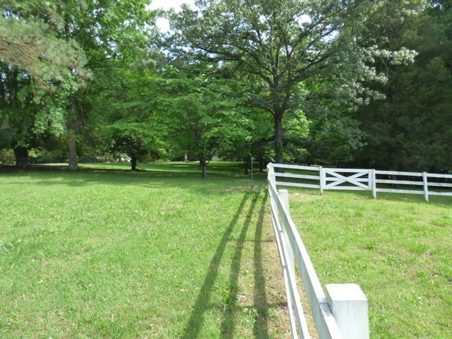 339 Thompson Ln, Clarksville, TN 37040
