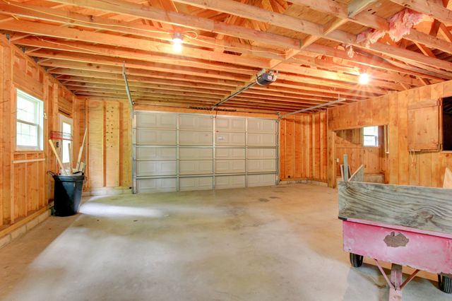 339 Thompson Ln, Clarksville, TN 37040