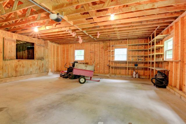 339 Thompson Ln, Clarksville, TN 37040