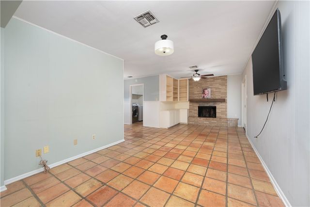 750 Retama Ave, Taft, TX 78390