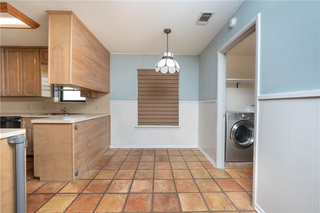 750 Retama Ave, Taft, TX 78390