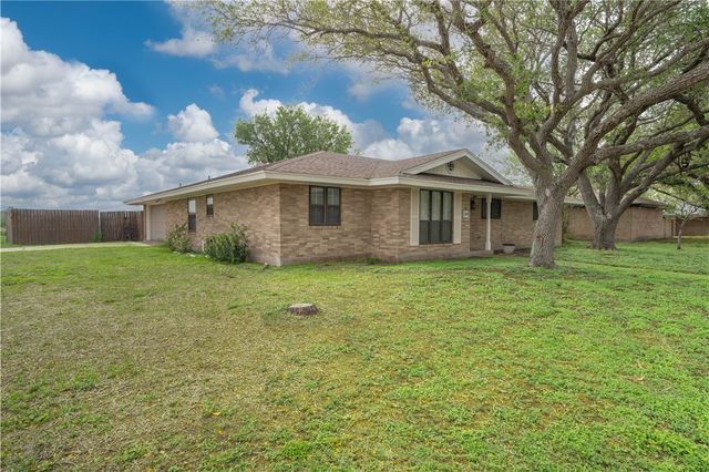 750 Retama Ave, Taft, TX 78390