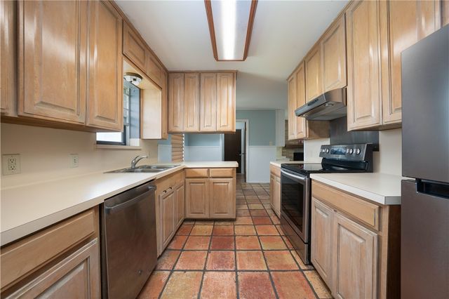 750 Retama Ave, Taft, TX 78390