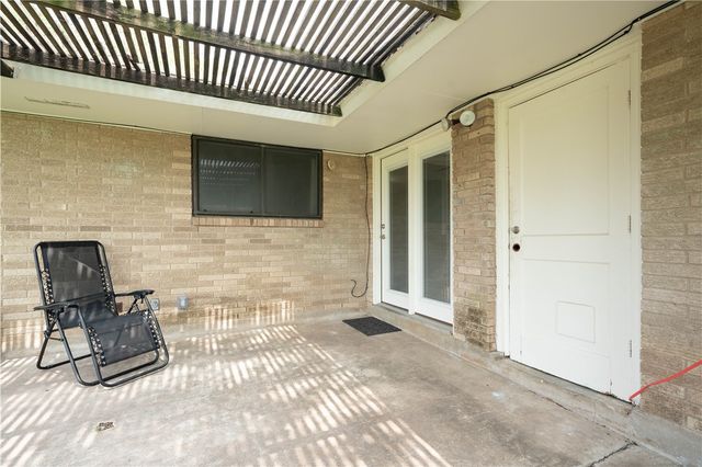 750 Retama Ave, Taft, TX 78390