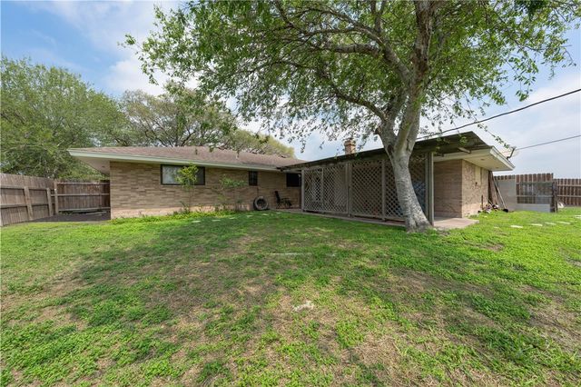 750 Retama Ave, Taft, TX 78390