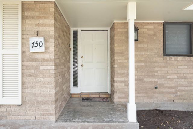 750 Retama Ave, Taft, TX 78390