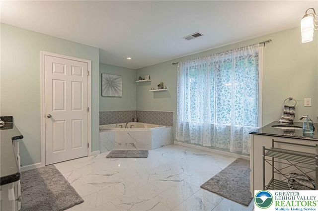 9114 Danner Road, New Tripoli, PA 18066