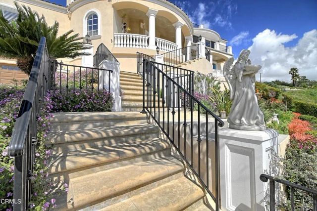 6153 Cobblestone Drive, Ventura, CA 93003