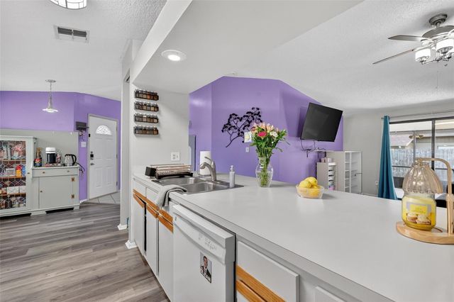 1192 LAMBERT LN., Longwood, FL 32750