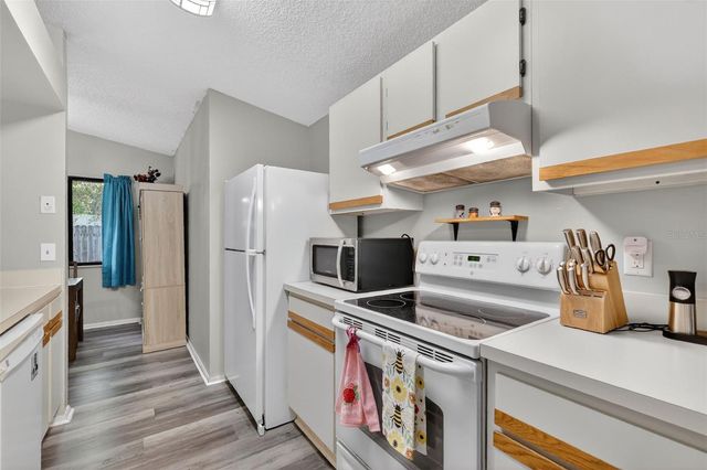 1192 LAMBERT LN., Longwood, FL 32750