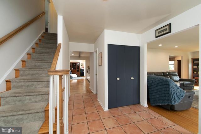 701 W ROLLING RD, Springfield, PA 19064