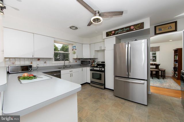 701 W ROLLING RD, Springfield, PA 19064