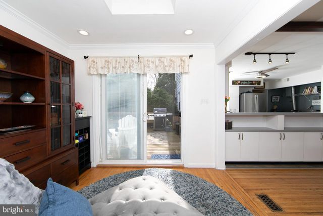 701 W ROLLING RD, Springfield, PA 19064