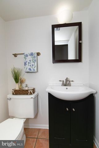 701 W ROLLING RD, Springfield, PA 19064