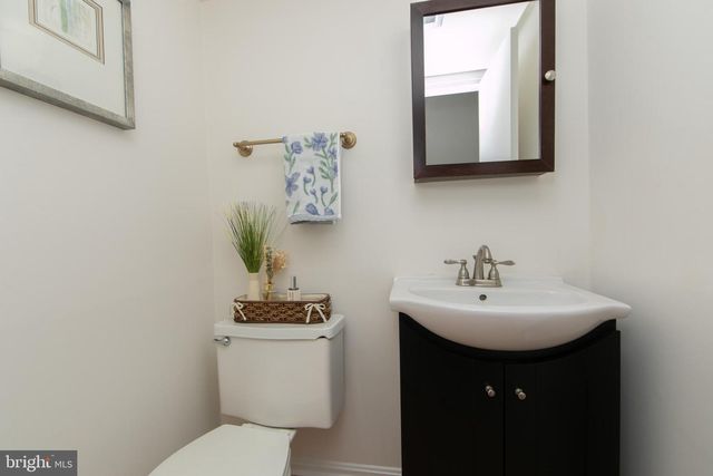 701 W ROLLING RD, Springfield, PA 19064