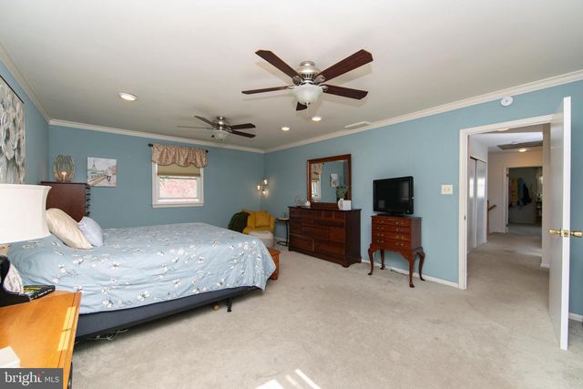 701 W ROLLING RD, Springfield, PA 19064