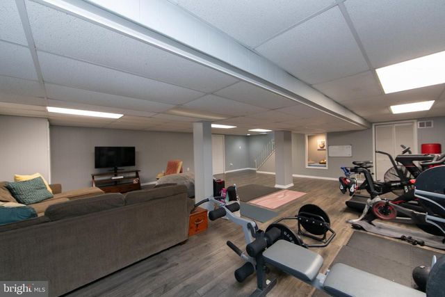 701 W ROLLING RD, Springfield, PA 19064