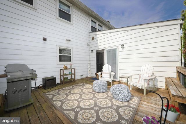 701 W ROLLING RD, Springfield, PA 19064