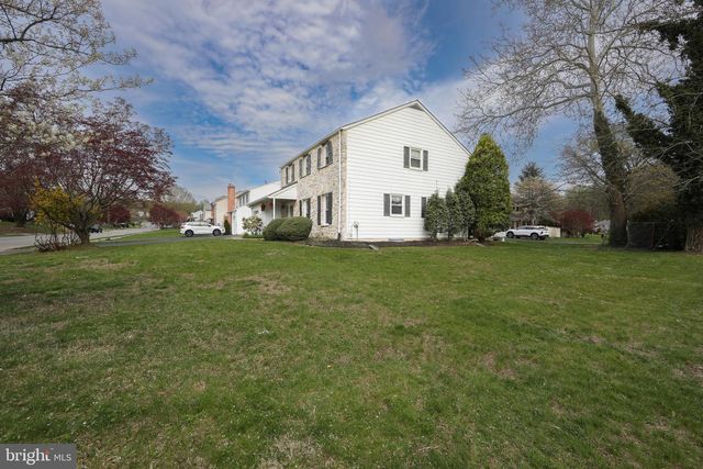 701 W ROLLING RD, Springfield, PA 19064