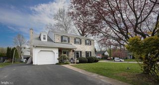 701 W ROLLING RD, Springfield, PA 19064