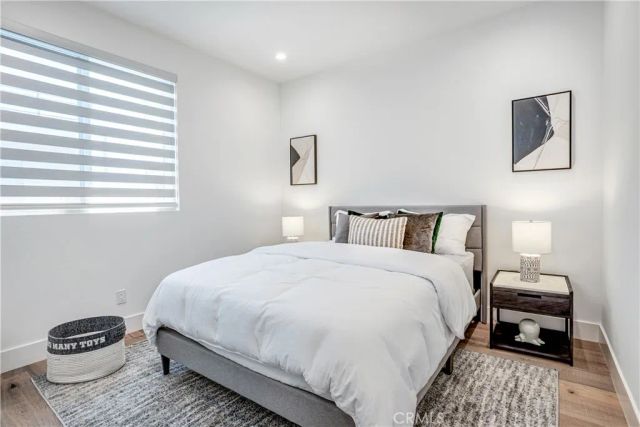 1567 Hi Point St, Los Angeles, CA 90035