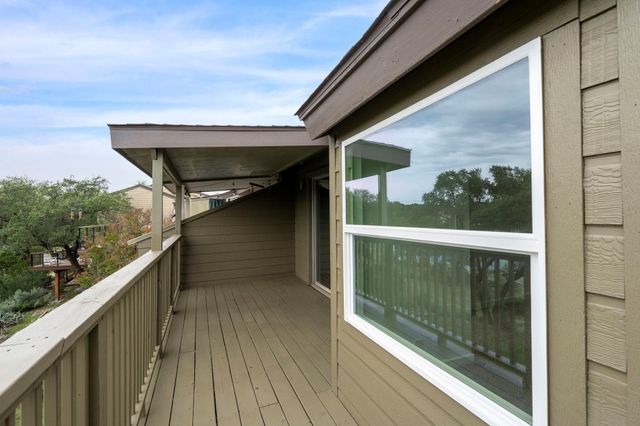 269 Venture Boulevard S, Point Venture, TX 78645