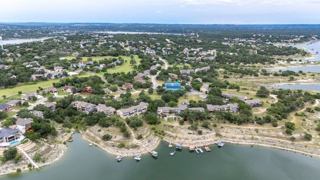269 Venture Boulevard S, Point Venture, TX 78645