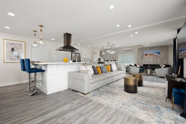 1028&9 W Scallop 1028&9, Port Isabel, TX 78578