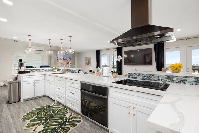 1028&9 W Scallop 1028&9, Port Isabel, TX 78578