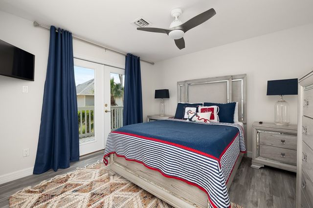 1028&9 W Scallop 1028&9, Port Isabel, TX 78578