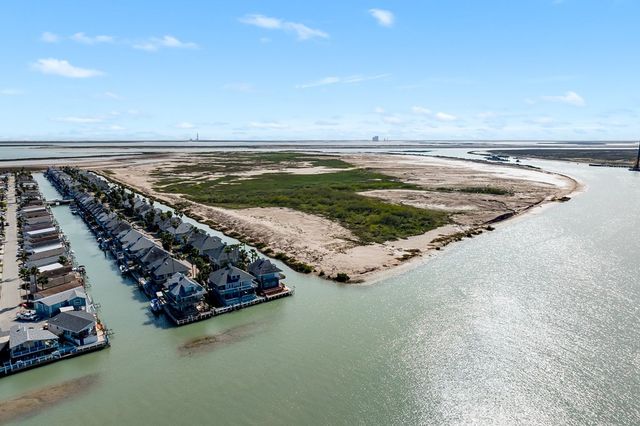 1028&9 W Scallop 1028&9, Port Isabel, TX 78578