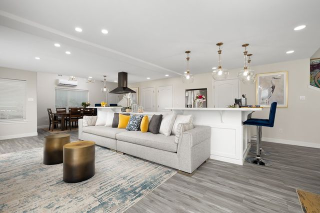 1028&9 W Scallop 1028&9, Port Isabel, TX 78578