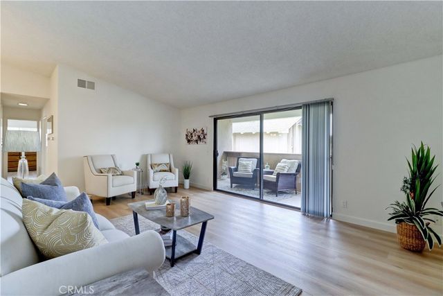 8877 Lauderdale Court 210-G, Huntington Beach, CA 92646