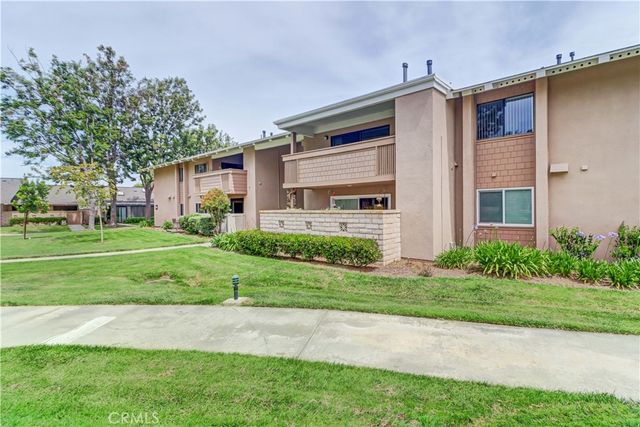 8877 Lauderdale Court 210-G, Huntington Beach, CA 92646