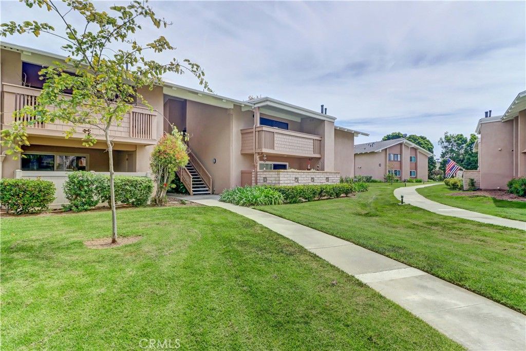 8877 Lauderdale Court 210-G, Huntington Beach, CA 92646