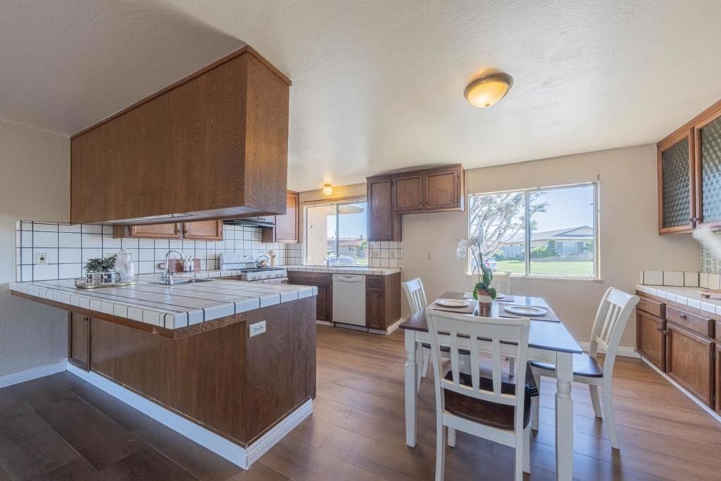 Image 10 of property listing at 611 Argentine Drive, Salinas, CA 93905