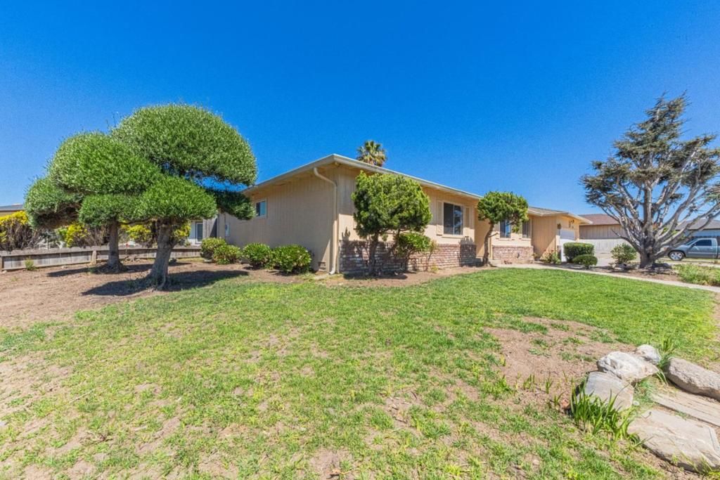 Image 2 of property listing at 611 Argentine Drive, Salinas, CA 93905