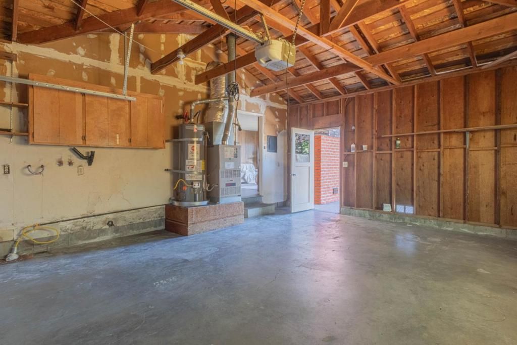 Image 32 of property listing at 611 Argentine Drive, Salinas, CA 93905