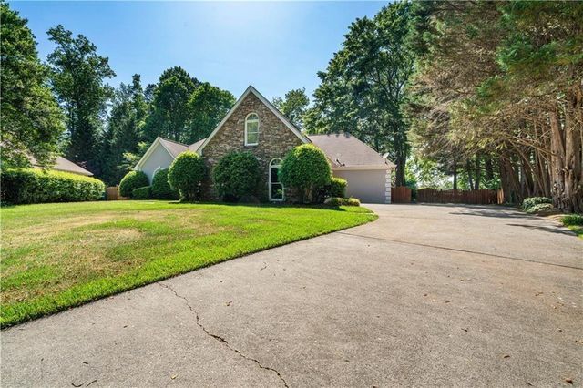 6045 Camden Court, Cumming, GA 30040