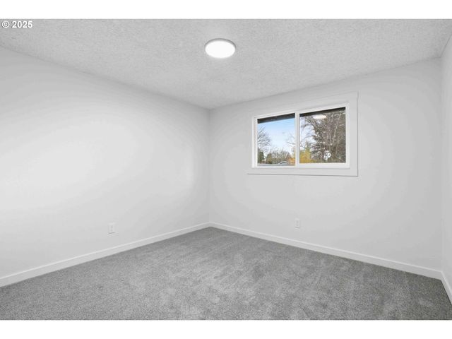 8818 Nw 18TH Ave, Vancouver, WA 98665