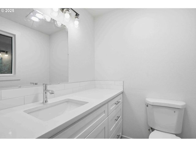 8818 Nw 18TH Ave, Vancouver, WA 98665