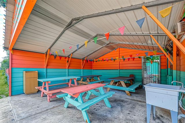 590 Devin Road, Cleveland, TX 77328