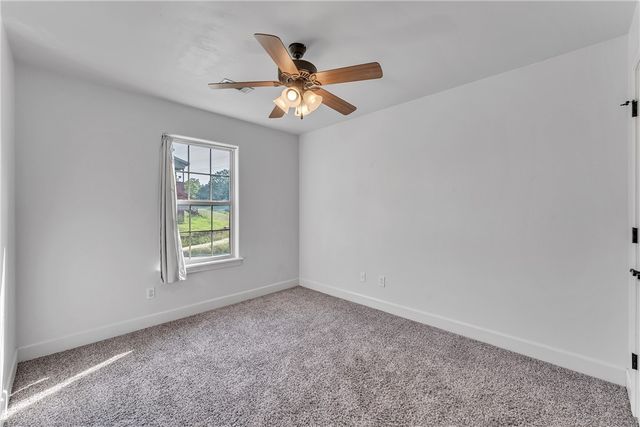 2944 Old Farmington Road, Fayetteville, AR 72704