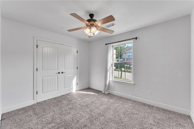 2944 Old Farmington Road, Fayetteville, AR 72704