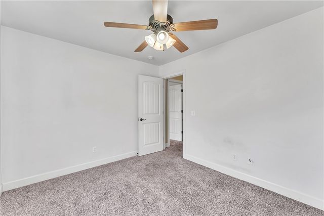 2944 Old Farmington Road, Fayetteville, AR 72704