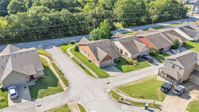 2944 Old Farmington Road, Fayetteville, AR 72704